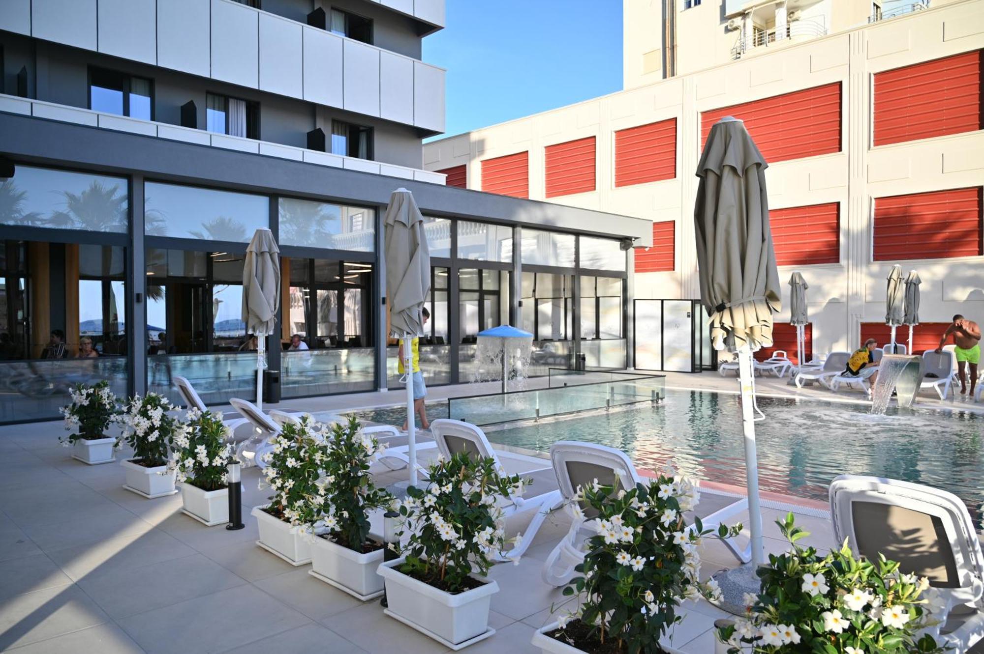 Adria Palace 4* Škalngur