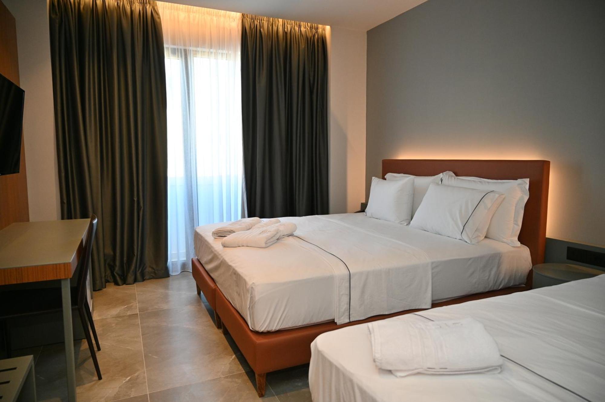 Adria Palace 4*